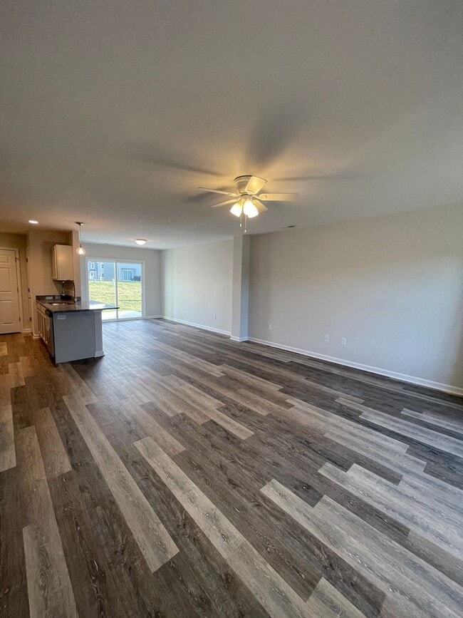 Building Photo - Like New Townhouse for Rent