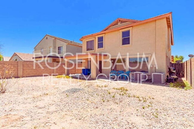 Building Photo - Gorgeous 5-bedrooms, 2.5-baths home in the...