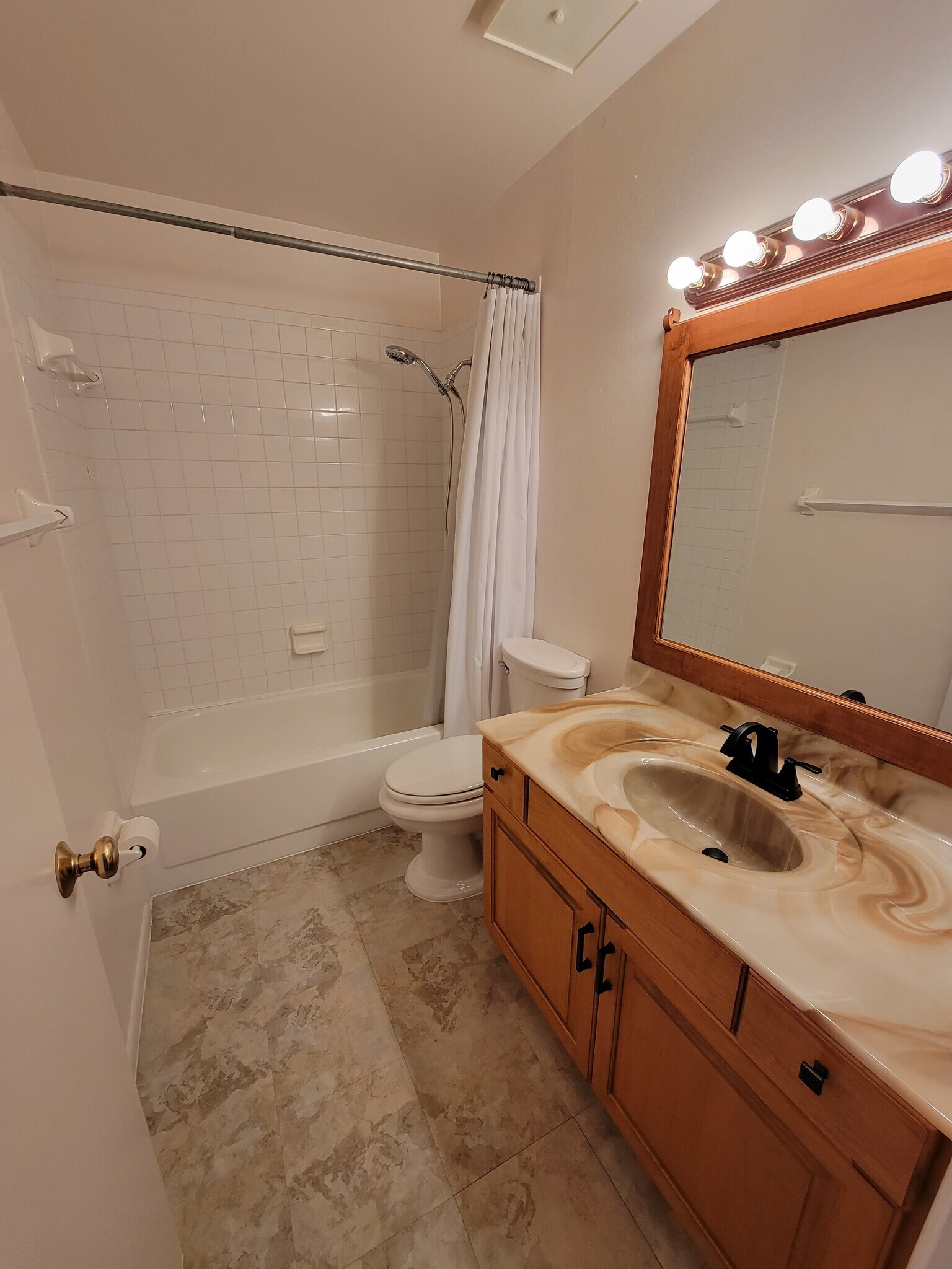 Bathroom - 2050 Hunters Glen Dr
