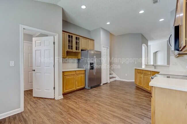 Building Photo - 1704 Dartmoor Ln