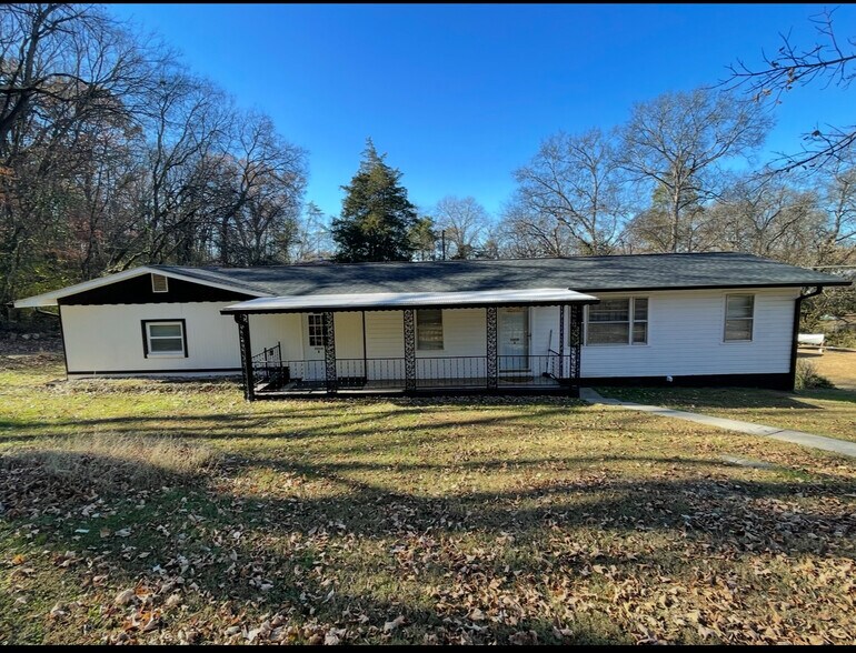 Building Photo - 3009 Cox Ln