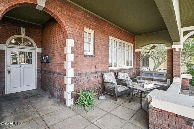 Building Photo - 343 W Portland St