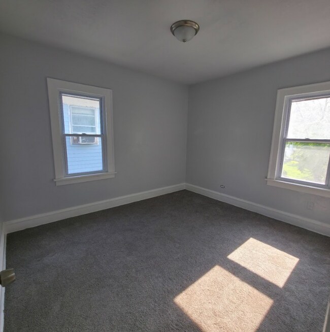 Building Photo - 3294 E 146th St