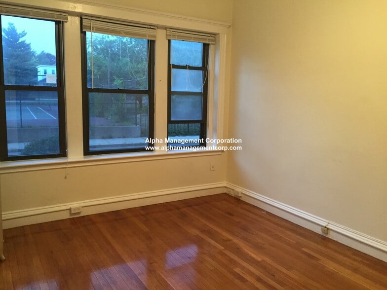 Building Photo - 17-19 Washington St. Unit 103