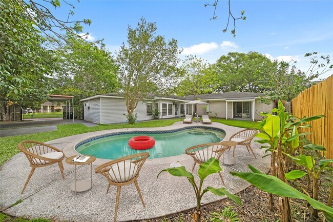 Building Photo - 8302 Braeburn Valley Dr