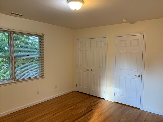 Building Photo - 243 Boulevard