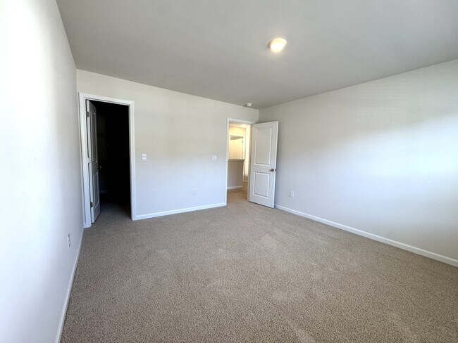 Building Photo - 937 Ocean Ct