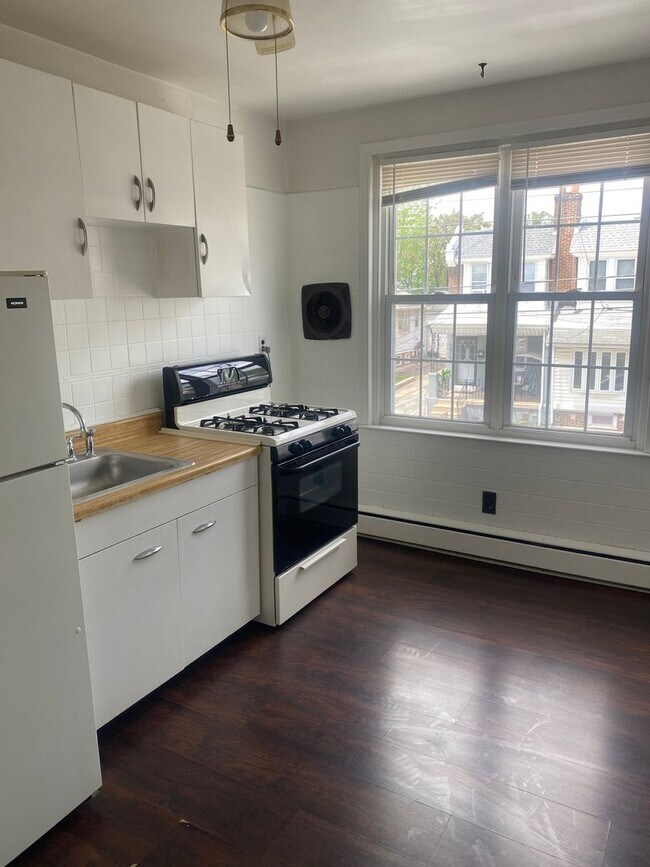 Building Photo - 5817 Keystone St