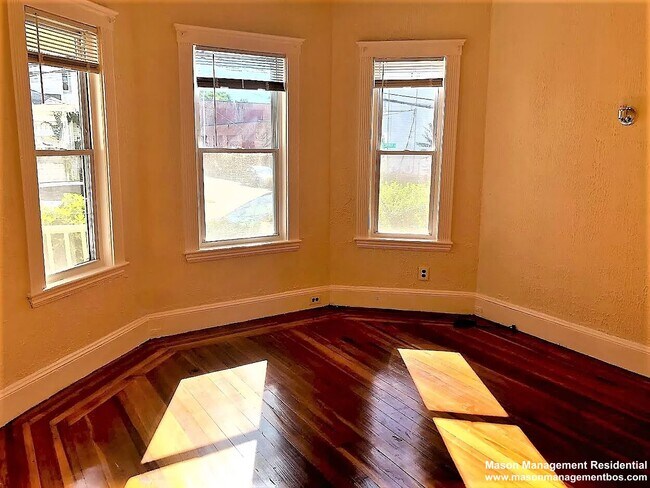 Building Photo - 28 Litchfield St
