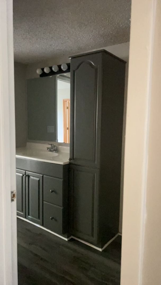 Building Photo - 2 Bedroom, 2 bathroom condo For Rent in To...
