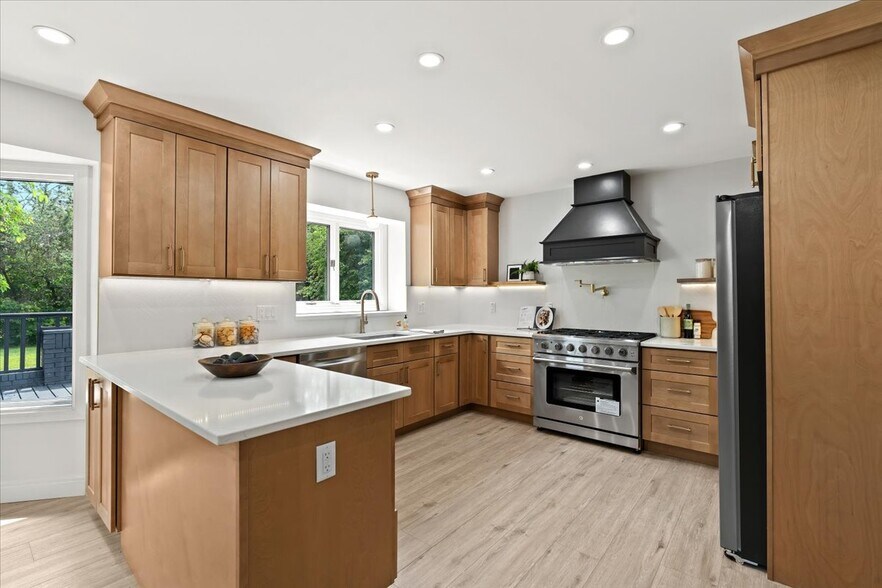Building Photo - 40526 Woodside Dr