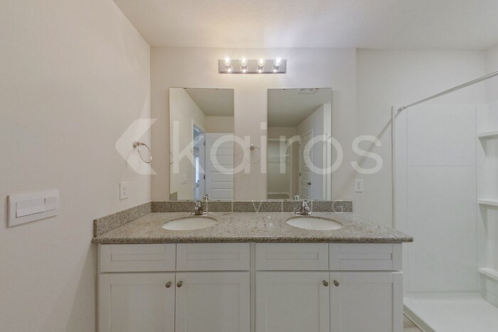 Building Photo - 123 Swallowtail Ln