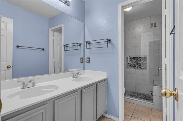 Building Photo - 6911 Thunderbird Dr