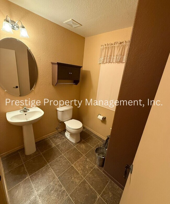Building Photo - Large Sahuarita home in a cul-de-sac!