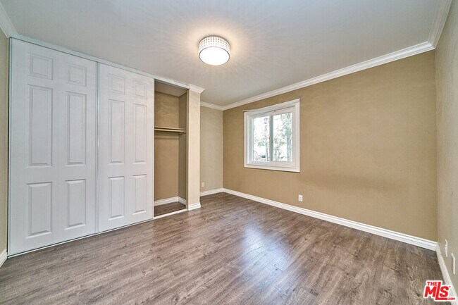 Building Photo - 2660 Conata St