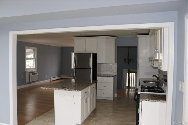 Building Photo - 7 Southpark Dr