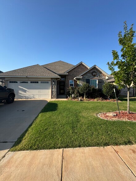 Primary Photo - 4201 NW 152nd St