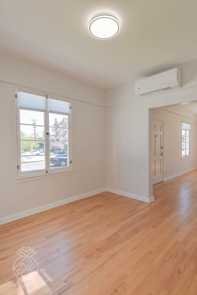 Building Photo - 1069 S Holt Ave