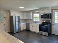 Building Photo - 744 North Ave