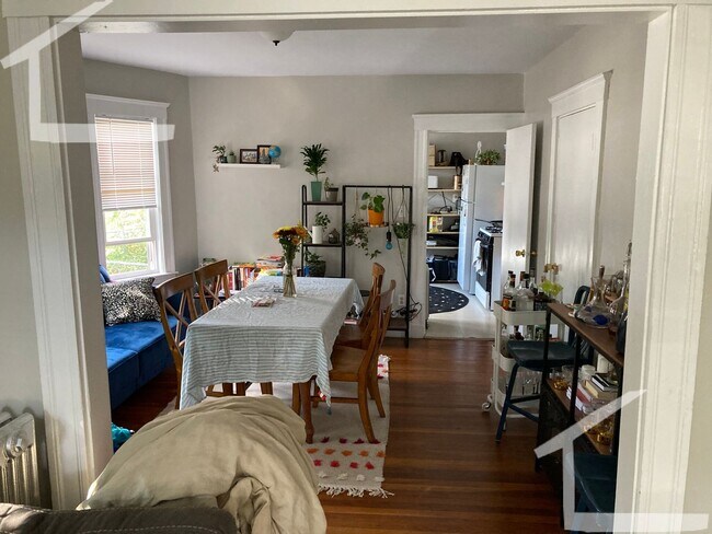 Building Photo - Nice 2 bed in JP