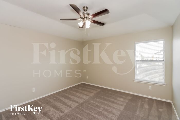 Building Photo - 230 Silver Ripple Dr