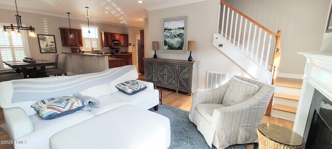 Building Photo - 503 Waight St