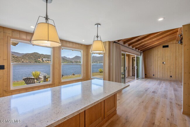 Building Photo - 800 Lake Sherwood Dr