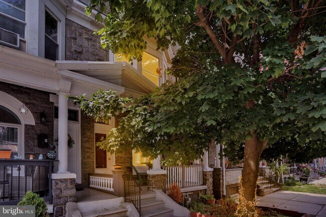 Building Photo - 234 W Douglass St