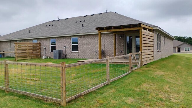 Building Photo - 206 Hoover Ln