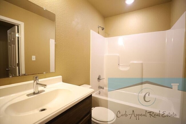 Building Photo - Recently built 2 bed/2 bath apt in Trumann...