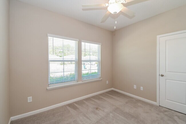 Building Photo - 2570 Laylas Wy