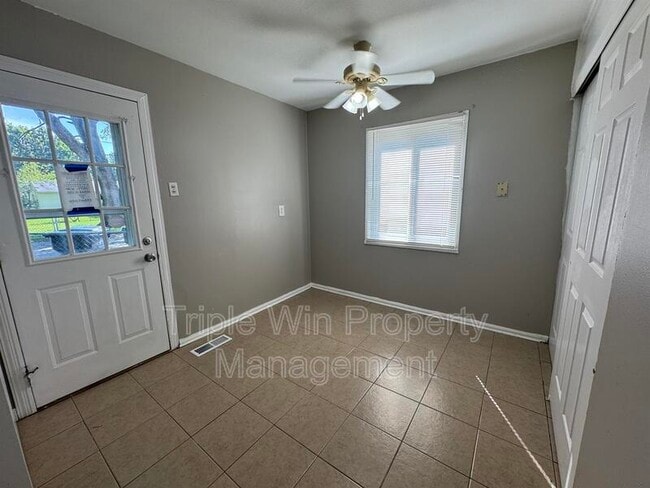 Building Photo - 915 Mullanphy Ln