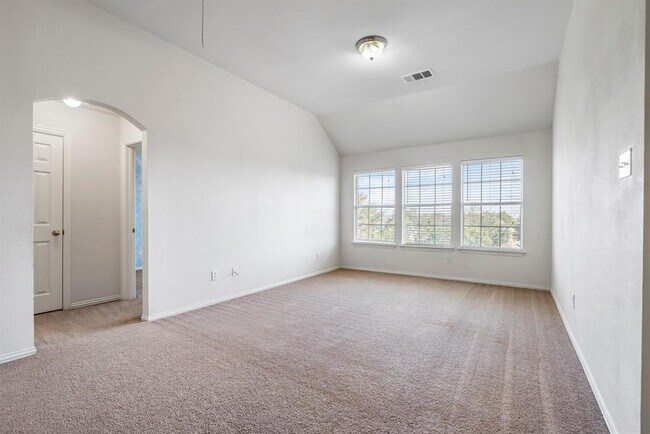 Building Photo - 910 Waterside Dr