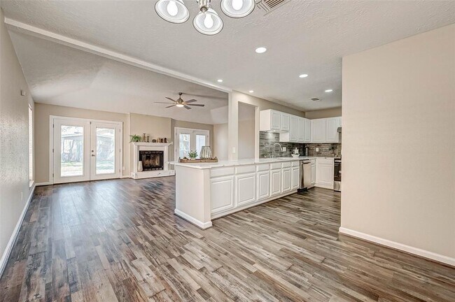 Building Photo - 13002 Kingsmill Dr