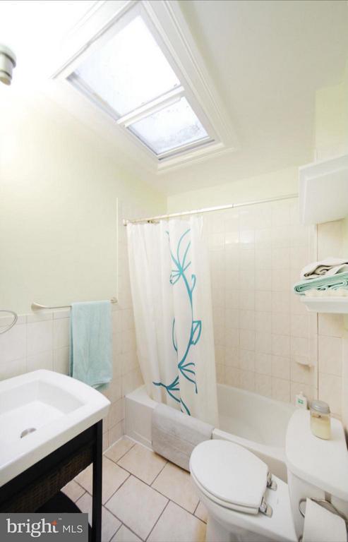 Building Photo - 2309 3rd St NE