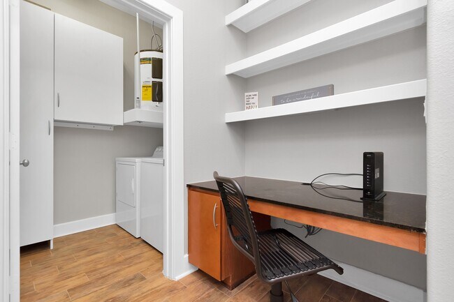 Building Photo - 1901 Post Oak Blvd