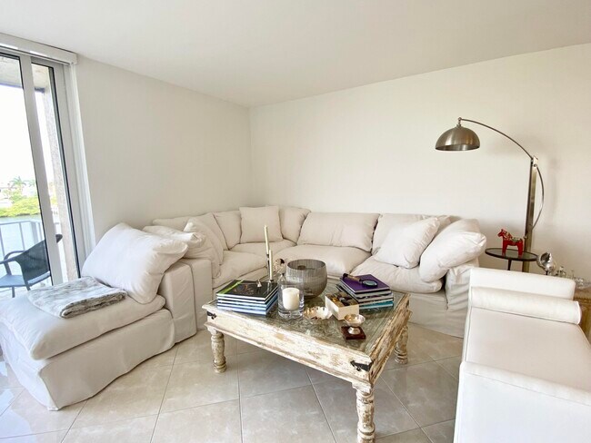 Building Photo - 3575 S Ocean Blvd