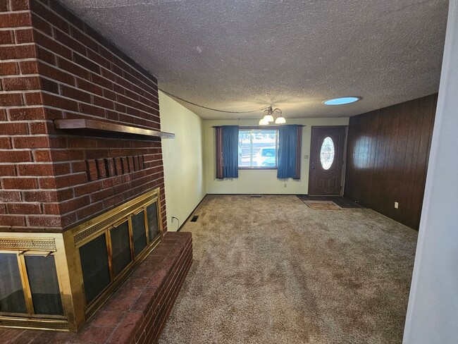 Building Photo - 66955 End Rd