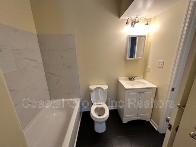 Building Photo - 715 Wolftrap Ln