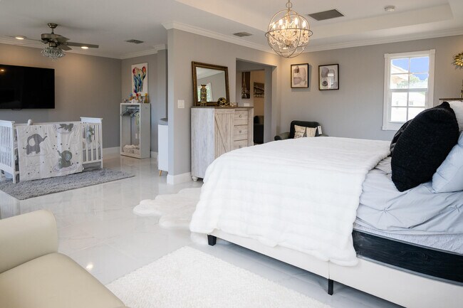 Building Photo - 5569 SE Hammock Reserve Terrace