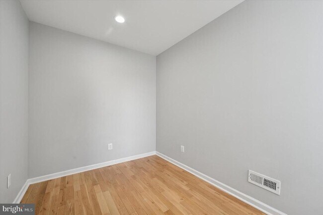 Building Photo - 3024 Redner St