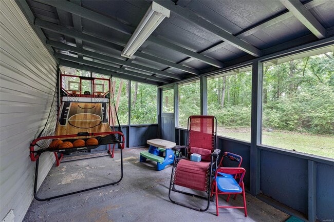 Building Photo - 105 Foxwood Ct