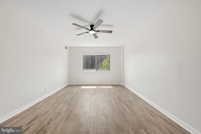 Building Photo - 5340 Holmes Run Pkwy