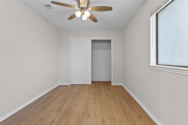 Building Photo - 6812 S Creek Dr