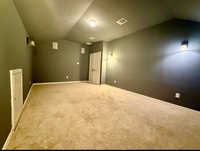 Building Photo - 10314 Hatcher Dr