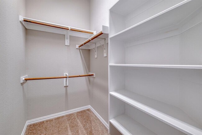 Building Photo - 21312 Windmill Ranch Ave