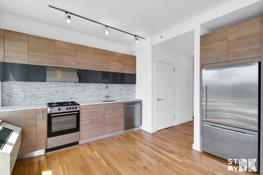 Building Photo - 333 Greene Ave