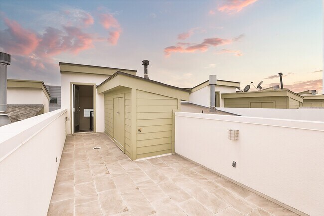Building Photo - 4706 Austin St
