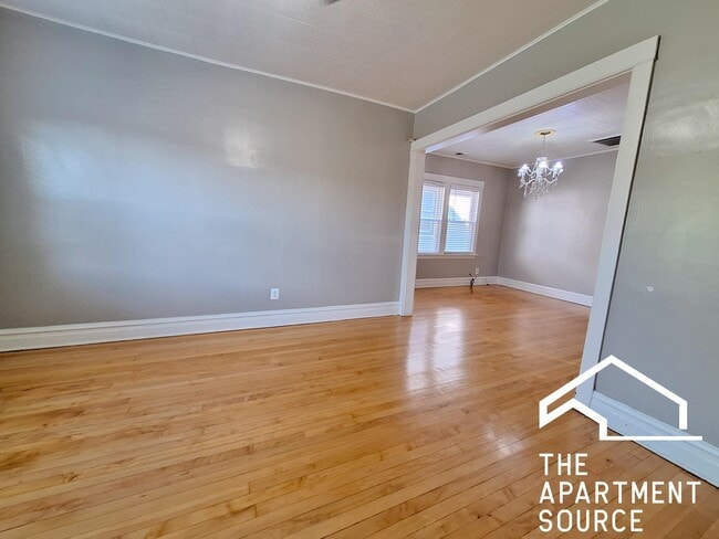 Building Photo - 4135 W Henderson St