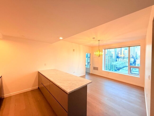 Building Photo - Very Unique Spacious Two Bedroom - Two bath luxury Condo with Views and Pool